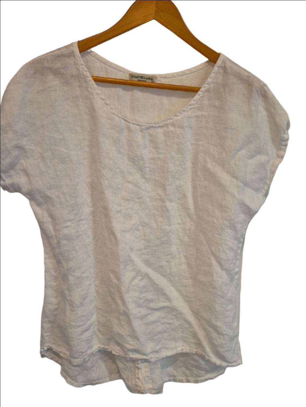 Terzo Millennio White Linen Scoop Neck Top With Back Button Detail